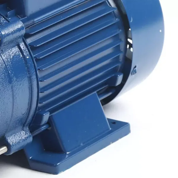 Centrifugaalpomp 1800 W Tuinpomp met motorbeveiligingsschakelaar 2850 tpm. Centrifugaalpomp 1800 W Tuinpomp met motorbeveiligingsschakelaar 2850 tpm.