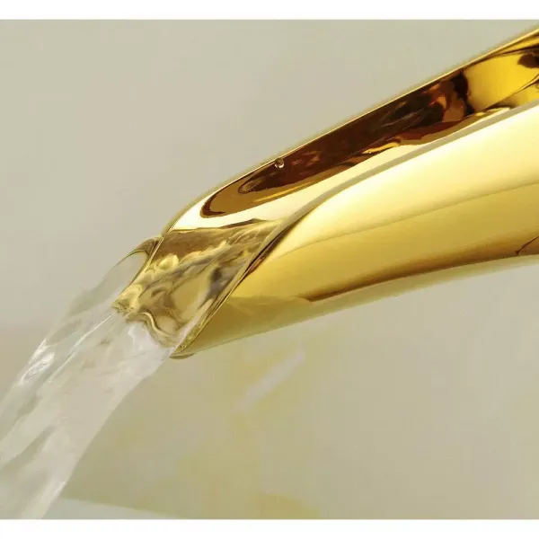 Waterval wastafelkraan in de badkamer