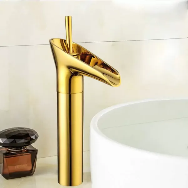 Waterval wastafelkraan in de badkamer