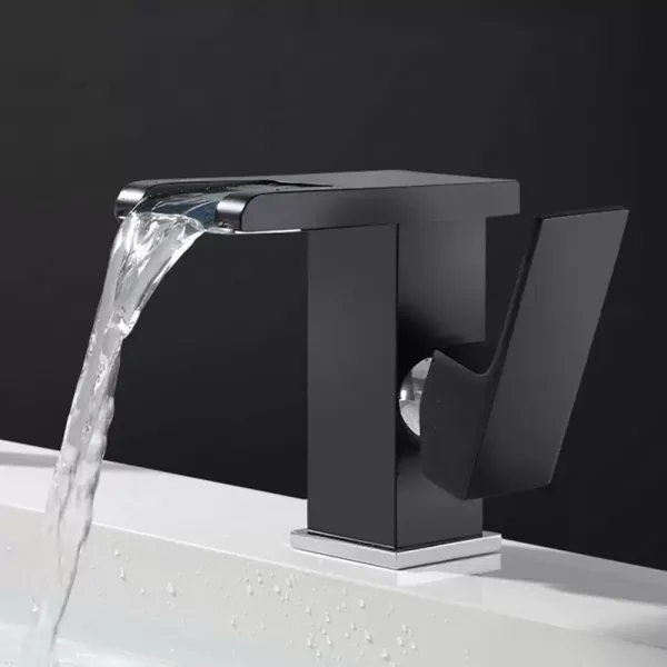 Badkamerwatervalkraan met kleurveranderende LED-verlichting, moderne stijl, zwart