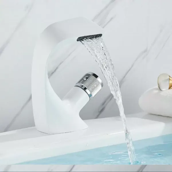 Waterval wastafelkraan - ééngreepsmengkraan - directe verwarming - met warm- en koudwaterslangen