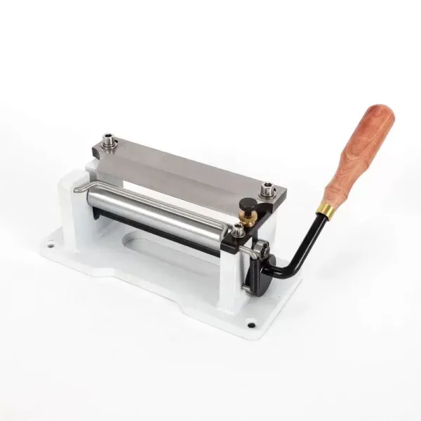 CNCEST- Handmatige leerscheider - Leerpeelingmachine CNCEST- Handmatige leerscheider - Leerpeelingmachine
