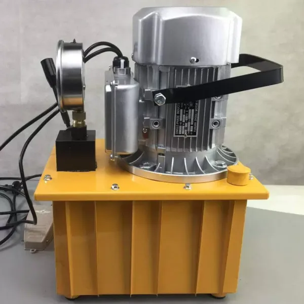 Elektrische hydraulische pomp 750 W 0,6-5 l/min Elektrische hydraulische pomp met handbediende klep om de retourolie te regelen.
