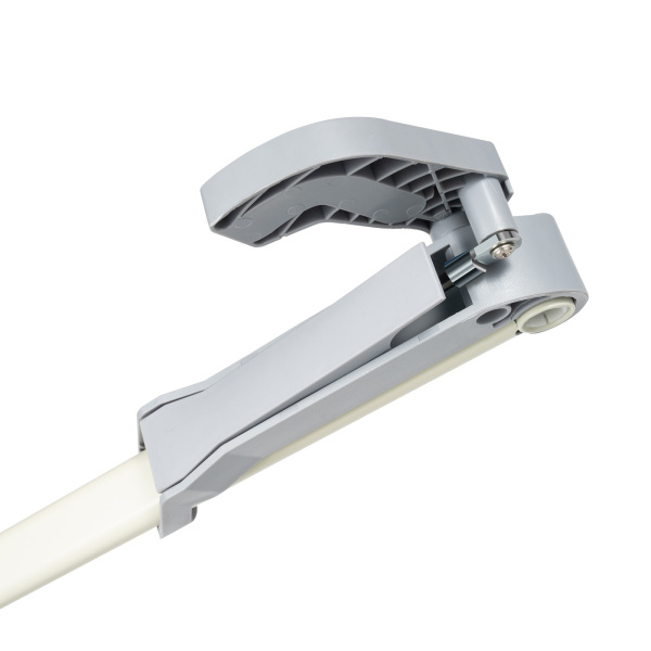 Uittrekbare hoekrekken Rechts uittrekbare plankorganizer De hoogte van de lade kan worden aangepast 2 lagen Draaibare lade met softclose-inrichting