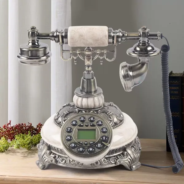 Vaste telefoon in retrostijl. Vintage vaste telefoon met selectieglas voor thuis en op kantoor