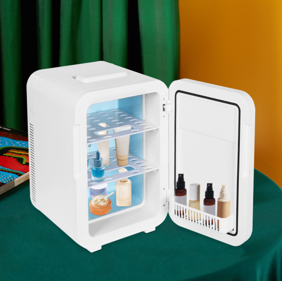 Multifunctionele minikoelkast van 20 liter, minikoelkast met digitaal display, dubbel gebruik voor auto en thuis
