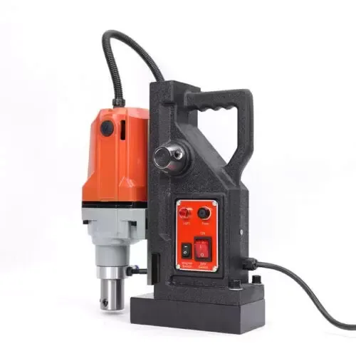 MD40 Magneetboormachine 12-40 mm 1100 W 550 tpm 12.000 N MD40 Magneetboormachine 12-40 mm 1100 W 550 tpm 12.000 N
