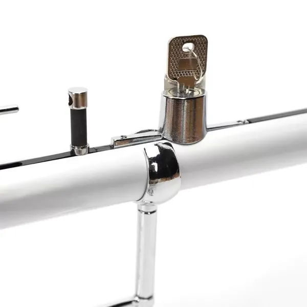 Set van 10 aluminium brilhouders voor zonnebrillen - opslag en display - met hangslot Set van 10 aluminium brilhouders voor zonnebrillen - opslag en display - met hangslot