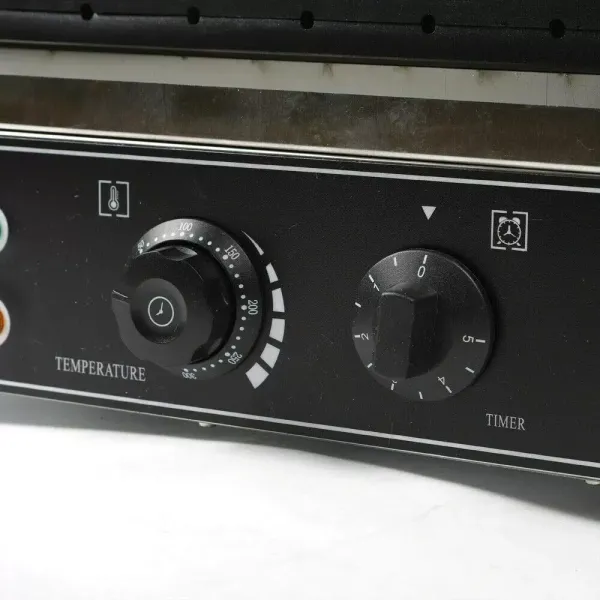 Wafelijzer 220 V - Gemaakt van roestvrij staal - Met antiaanbaklaag Wafelijzer 220 V - Gemaakt van roestvrij staal - Met antiaanbaklaag